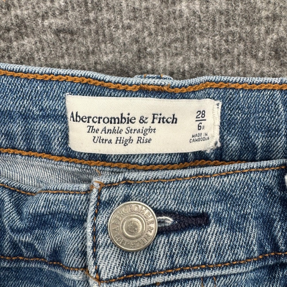 Abercrombie & Fitch Ankle Straight Ultra High Rise Distressed Jeans Light Wash 6 - Picture 5 of 8